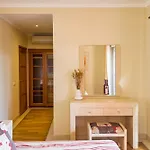 Beautiful Family T3 Townhouse With Pool דירה *