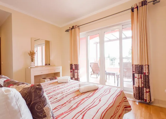 Beautiful Family T3 Townhouse With Pool