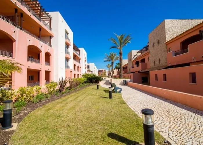 Beautiful Family T3 Townhouse With Pool 公寓