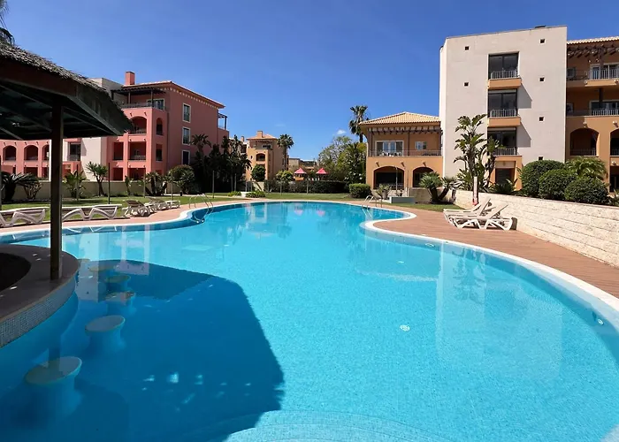 Beautiful Family T3 Townhouse With Pool * 维拉摩拉