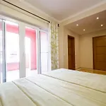 Beautiful Family T3 Townhouse With Pool Apartament