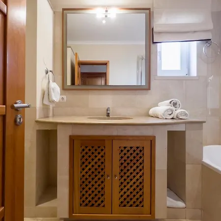 Beautiful Family T3 Townhouse With Pool Appartement *