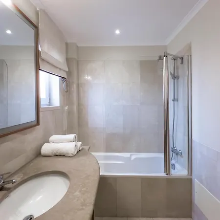 Beautiful Family T3 Townhouse With Pool