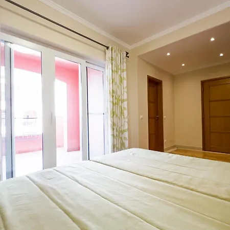 Beautiful Family T3 Townhouse With Pool Apartment