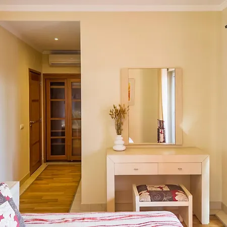 Beautiful Family T3 Townhouse With Pool Appartement *