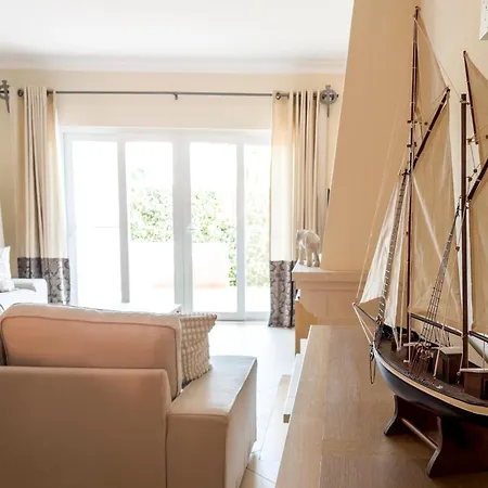 Beautiful Family T3 Townhouse With Pool Vilamoura