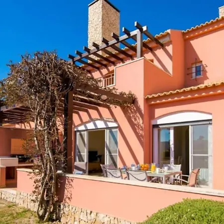 Beautiful Family T3 Townhouse With Pool * Vilamoura