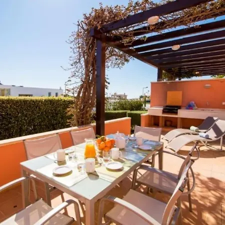 Beautiful Family T3 Townhouse With Pool 아파트 빌라모라