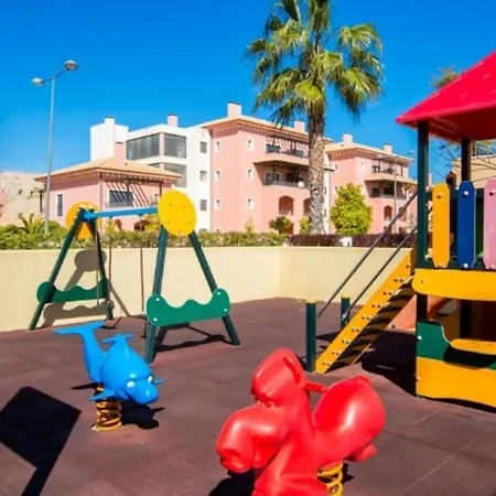 아파트 Beautiful Family T3 Townhouse With Pool